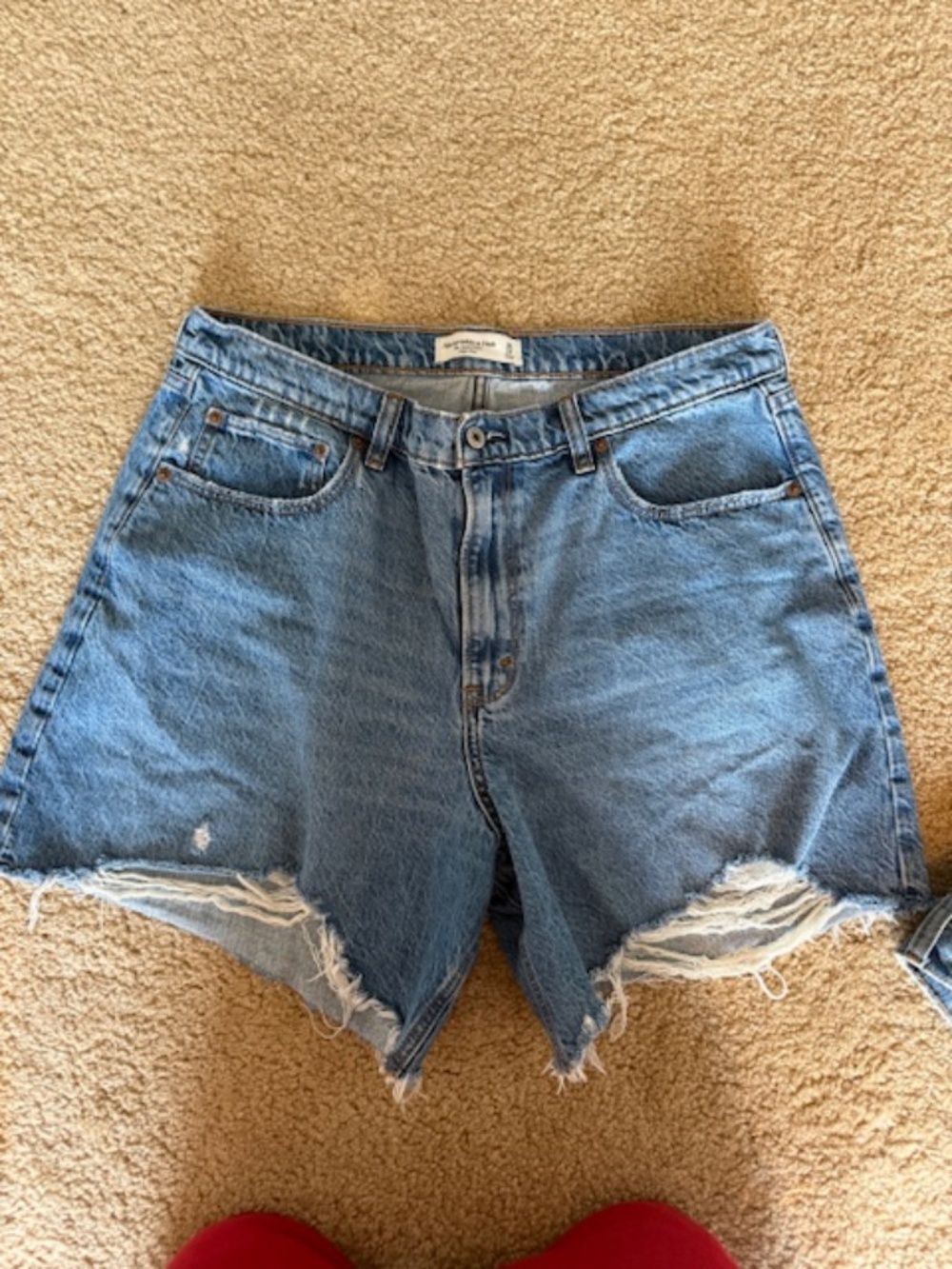 Abercrombie and Fitch The Loose Short- High rise size 32 - Picture 2 of 2
